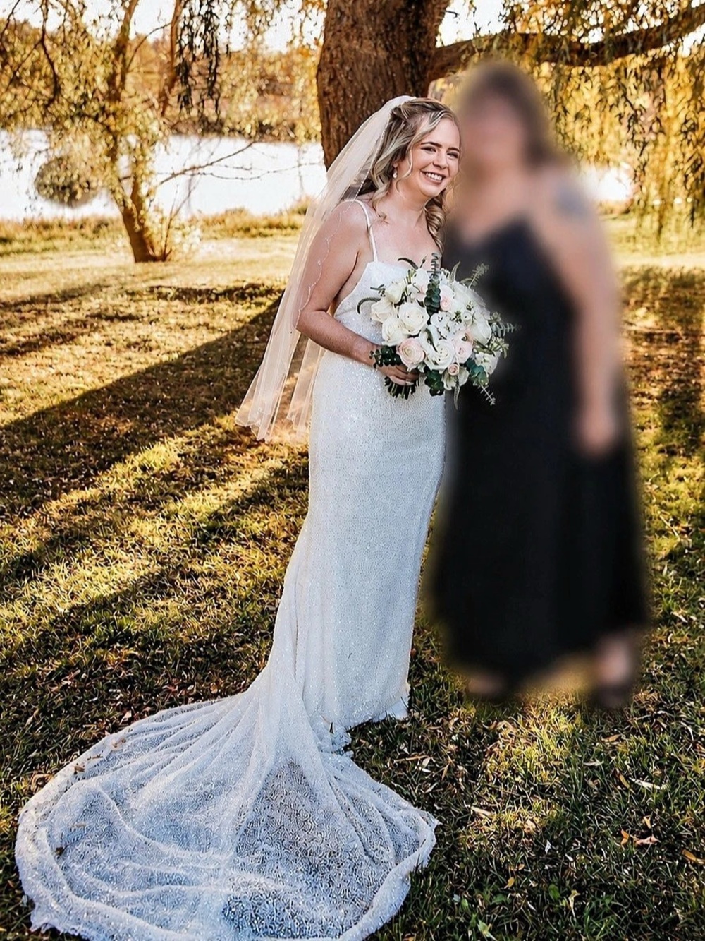 Boutique Ivory Fingertip Bridal Veil Beaded Scalloped Edge